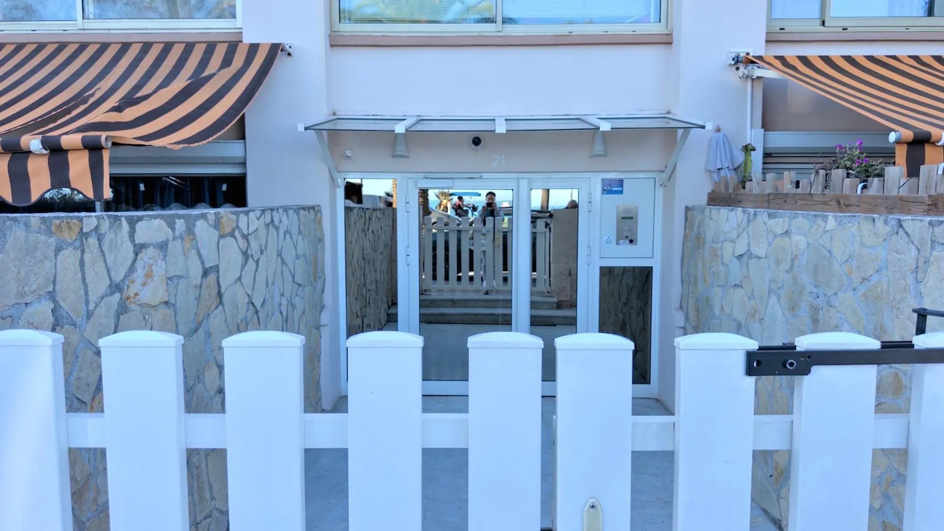 Panoramic Sea View Studio Καν-συρ-Μερ 0*,